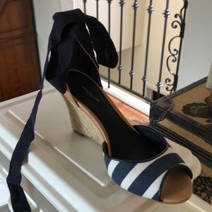 Ann Taylor wedge/espadrille sz 6 NWOT